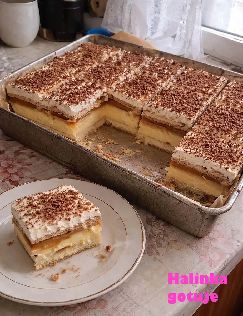 Ciasto 3 BIT – domowy przepis na porządny wypiek z kajmakiem i śmietanką