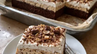 Ciasto Michałek – domowy przepis z kremem i bitą śmietaną