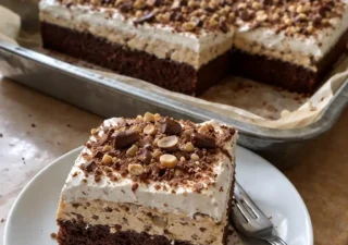 Ciasto Michałek – domowy przepis z kremem i bitą śmietaną