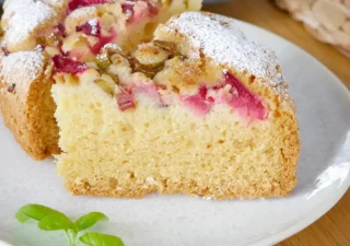 Szybkie ciasto z rabarbarem