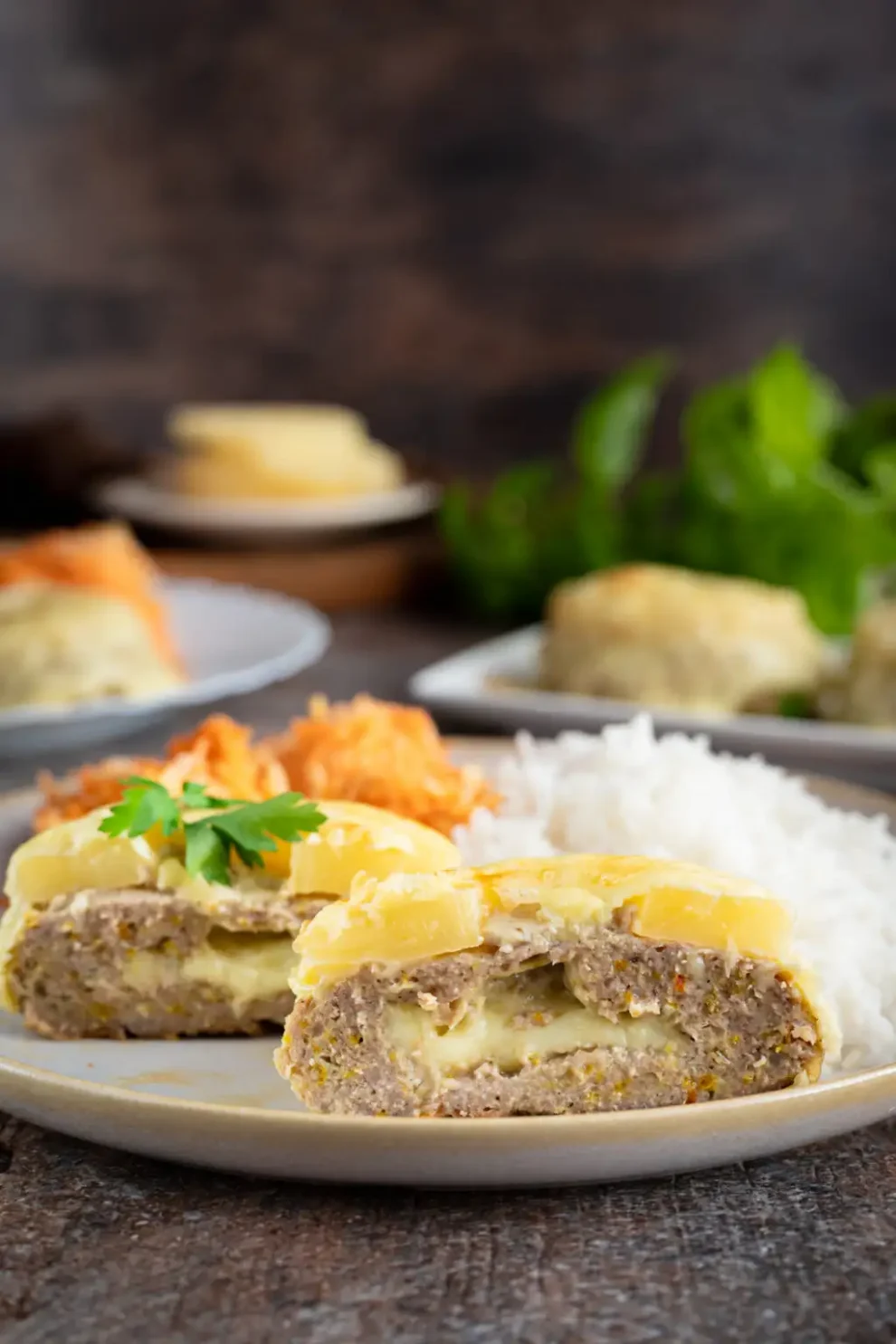 Kotlety mielone z serem i ananasem (z piekarnika)