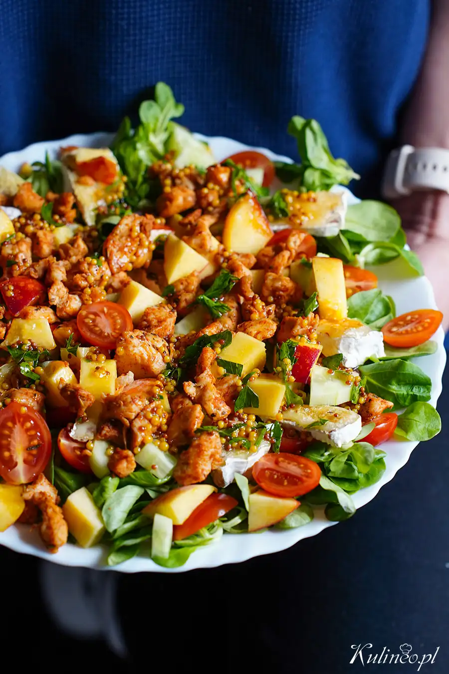 Sałatka z kurczakiem i serem camembert