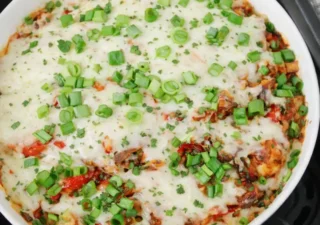 Zapiekanka makaronowa z air fryera – prosty przepis na sycący obiad