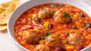 Zupa meksykańska z pulpecikami – sycący przepis na rodzinny obiad