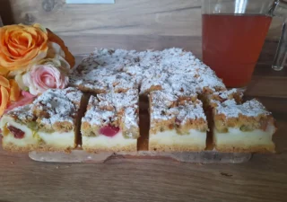 Ciasto z rabarbarem budyniem I pianką