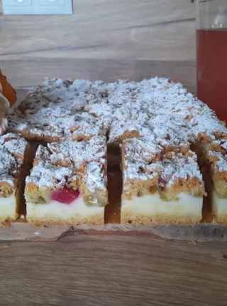Ciasto z rabarbarem budyniem I pianką