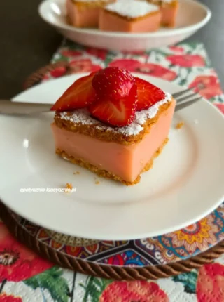 CIASTO NA HERBATNIKACH Z MASĄ BUDYNIOWO-GALARETKOWĄ