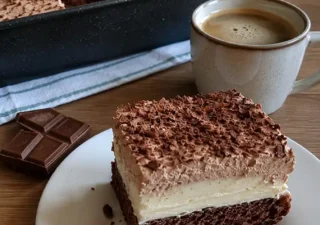 Ciasto Cappuccino – domowy przepis na ciasto z kremem i kawową pianką
