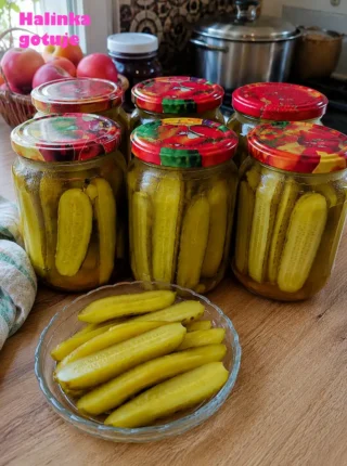 Ogórki kanapkowe z curry – prosty przepis do słoików na zimę