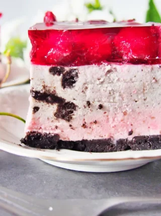 Orzeźwiający Sernik Bez Pieczenia Wiśnia-Oreo