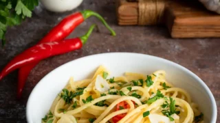 Spaghetti aglio, olio e peperoncino