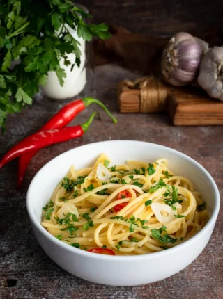 Spaghetti aglio, olio e peperoncino