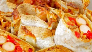 Tortillowe zawijasy z parówkami – prosty przepis na ciepłą przekąskę
