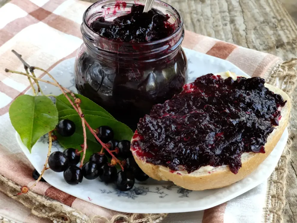 Dżem z czeremchy i z jabłek