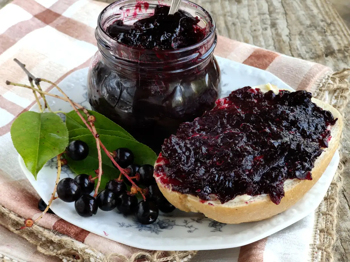 Dżem z czeremchy i z jabłek
