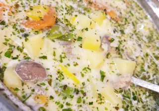 Zupa ziemniaczano-ryżowa z mieszanką europejską zabielana