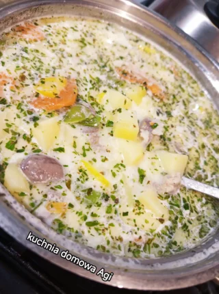 Zupa ziemniaczano-ryżowa z mieszanką europejską zabielana