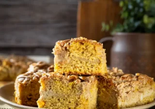 Ciasto dyniowe z masą serowo-kawową i kruszonką