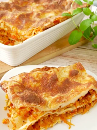 Wegetariańska lasagne z soczewicą – sycąca i pełna warzyw