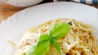 Spaghetti w sosie cebulowym – prosty przepis na szybki obiad